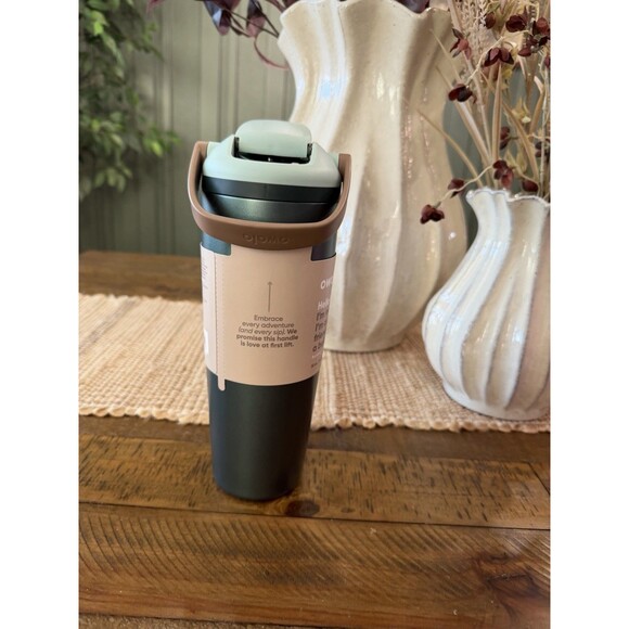 Special Edition Owala 30oz Stainless Steel FreeSip Water Bottle - Wintergreen - Picture 2 of 14